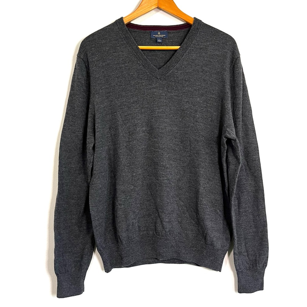 Brooks Brothers Extra Fine Merino Wool Charcoal Gray V-Neck Sweater Large